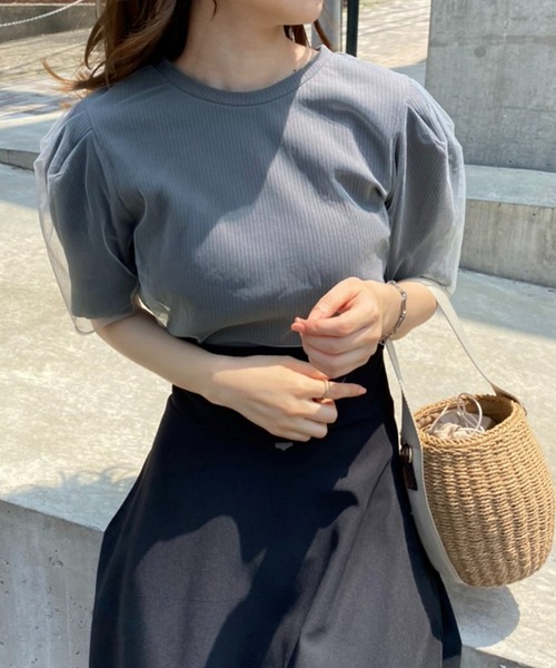 one after another NICE CLAUP(ワンアフターアナザーナイスクラップ)の「チュールがけBackリボンテレコ(Tシャツ/カットソー・レディース・ホワイト/チャコールグレー/ベージュ・FREE)」の2枚目の写真