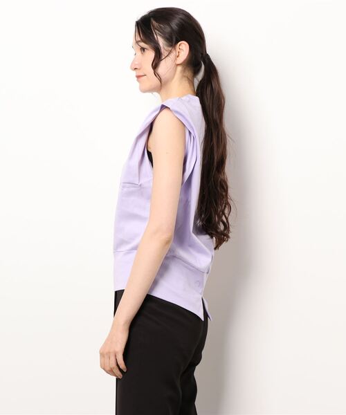 ADAM ET ROPE'（アダムエロペ）の「【サステナブル】ショルダーパッドTシャツ（Tシャツ/カットソー・レディース・ホワイト/ラベンダー/ブラック・FREE）」の4枚目の写真