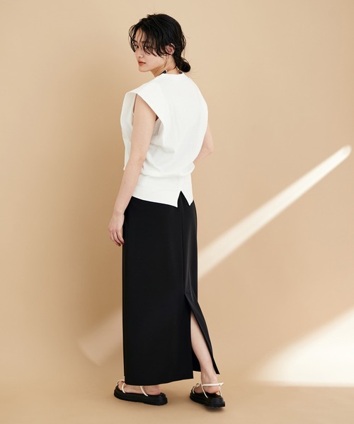 ADAM ET ROPE'（アダムエロペ）の「【サステナブル】ショルダーパッドTシャツ（Tシャツ/カットソー・レディース・ホワイト/ラベンダー/ブラック・FREE）」の17枚目の写真