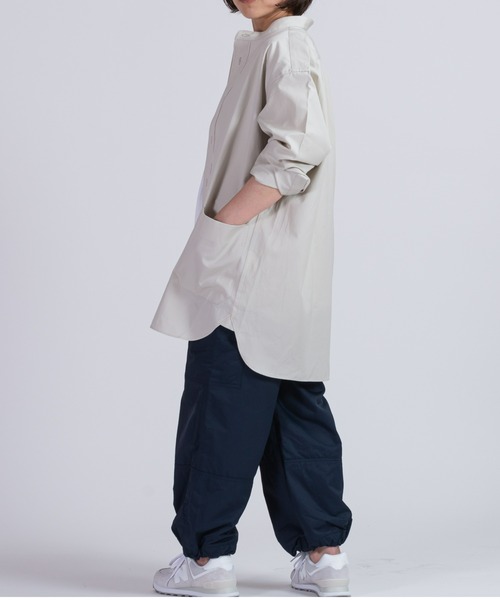 BRICK & SONS（ブリックアンドサンズ）の「VENTILE リラックス バンドカラーシャツ＜スモーキーホワイト＞（シャツ/ブラウス・メンズ・アイボリー・LL/S/M/L）」の2枚目の写真