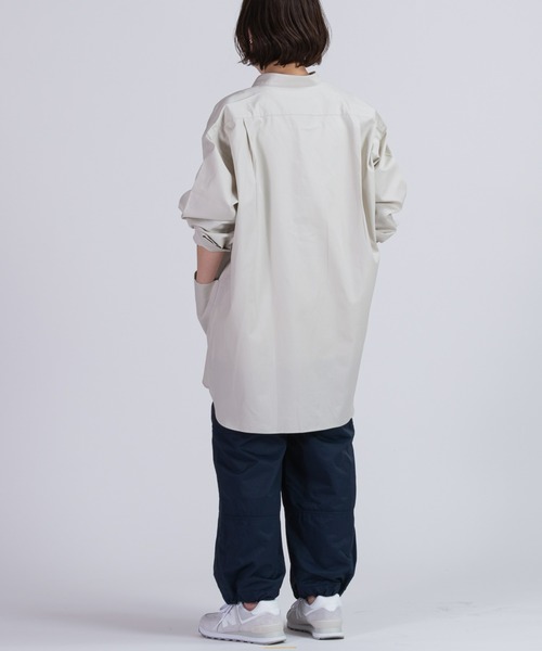 BRICK & SONS（ブリックアンドサンズ）の「VENTILE リラックス バンドカラーシャツ＜スモーキーホワイト＞（シャツ/ブラウス・メンズ・アイボリー・LL/S/M/L）」の14枚目の写真