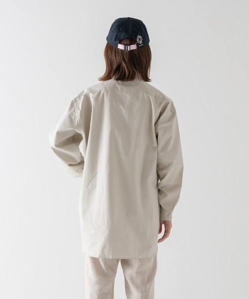 BRICK & SONS（ブリックアンドサンズ）の「VENTILE リラックス バンドカラーシャツ＜スモーキーホワイト＞（シャツ/ブラウス・メンズ・アイボリー・LL/S/M/L）」の17枚目の写真