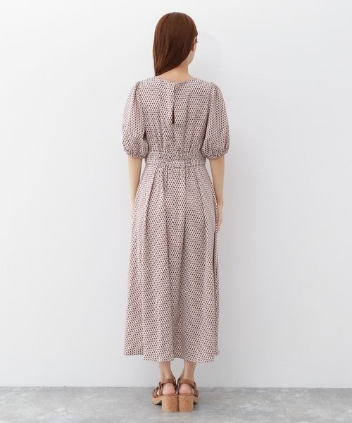 mysty woman(ミスティウーマン)の「レトロ柄カシュクールワンピース 347800(ワンピース・レディース・ブラック/ベージュ/アイボリー・FREE)」の9枚目の写真