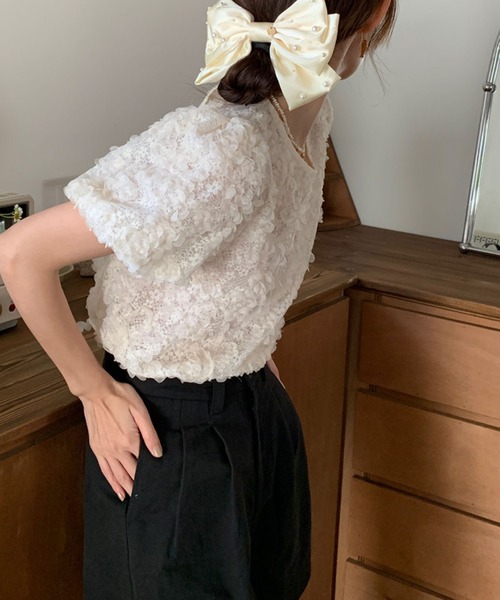 meJane(ミージェーン)の「フラワー刺繍レースボリュームスリーブブラウス(シャツ/ブラウス・レディース・ホワイト/ブラック・FREE)」の8枚目の写真