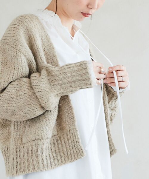 le.coeur blanc(ルクールブラン)の「TRICOTS JEAN MARC カーディガン(カーディガン/ボレロ・レディース・ダークグレー/ベージュ・38)」の8枚目の写真