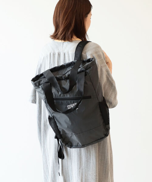 merrier BEAMS(メリアビームス)の「FREDRIK PACKERS / 70D 2Way BACK PACK(バックパック/リュック・レディース・チャコールグレー・FREE)」の3枚目の写真