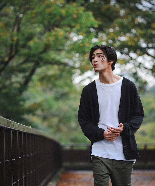 BEAMS(ビームス)の「BEAMS / ポリエステル イージー ニット カーディガン(カーディガン/ボレロ・メンズ・ブラック/ターコイズブルー・XL/S/L/M)」の5枚目の写真