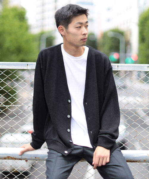 BEAMS(ビームス)の「BEAMS / ポリエステル イージー ニット カーディガン(カーディガン/ボレロ・メンズ・ブラック/ターコイズブルー・XL/S/L/M)」の10枚目の写真