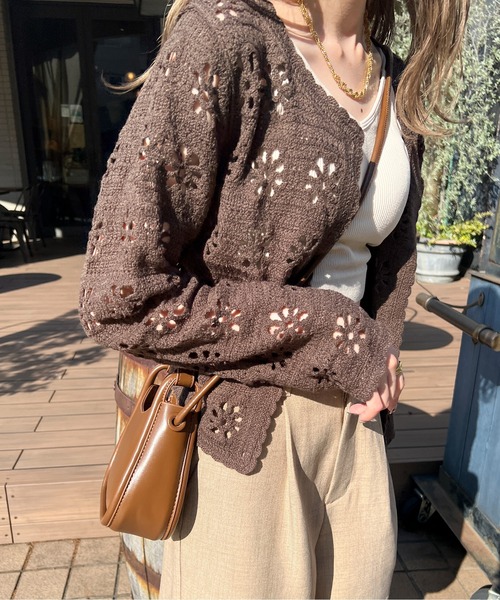 Ambre Ciel(アンブルシエル)の「花柄透かし編みカーディガン/【WEB/EC限定商品】(カーディガン/ボレロ・レディース・ブラック/ダークブラウン/アイボリー・FREE)」の1枚目の写真