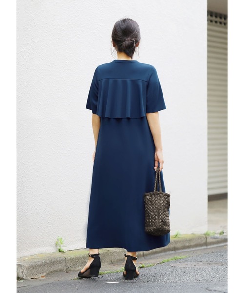 STYLE DELI(スタイルデリ)の「【Made in JAPAN】ラグジュアリー背面フリルワンピース(ワンピース・レディース・ブラック/ダークブルー・01/02)」の5枚目の写真