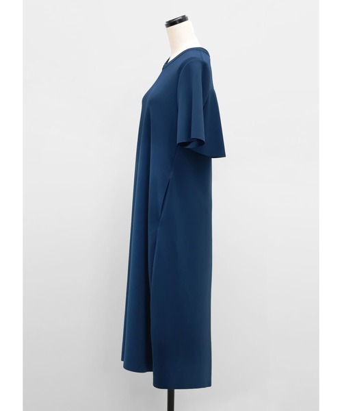 STYLE DELI(スタイルデリ)の「【Made in JAPAN】ラグジュアリー背面フリルワンピース(ワンピース・レディース・ブラック/ダークブルー・01/02)」の6枚目の写真