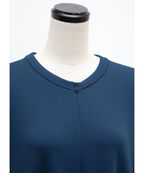 STYLE DELI(スタイルデリ)の「【Made in JAPAN】ラグジュアリー背面フリルワンピース(ワンピース・レディース・ブラック/ダークブルー・01/02)」の8枚目の写真