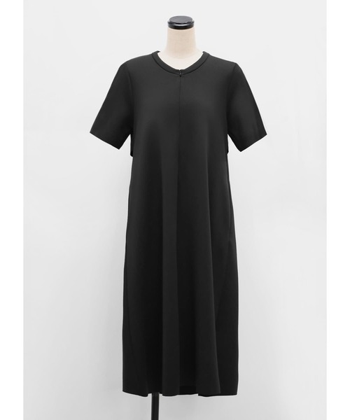 STYLE DELI(スタイルデリ)の「【Made in JAPAN】ラグジュアリー背面フリルワンピース(ワンピース・レディース・ブラック/ダークブルー・01/02)」の15枚目の写真