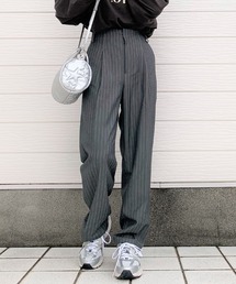 Q | ピンストライプセンタープレスパンツ(その他パンツ)