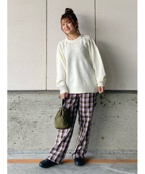 HONEYSUCKLE ROSE（ハニーサックルローズ）の「【HONEYSUCKLE ROSE】バルキーニットプルオーバー（ニット/セーター・レディース・オフホワイト/ブルー/ピンク・M/L）」の4枚目の写真