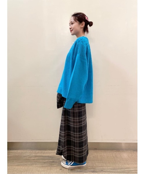 HONEYSUCKLE ROSE（ハニーサックルローズ）の「【HONEYSUCKLE ROSE】バルキーニットプルオーバー（ニット/セーター・レディース・オフホワイト/ブルー/ピンク・M/L）」の15枚目の写真