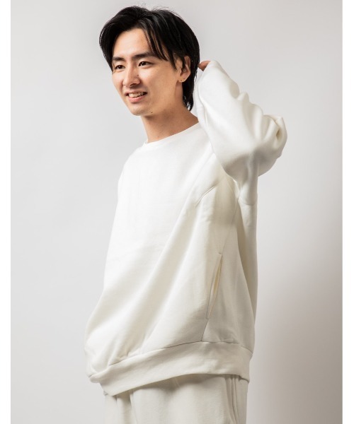 Beno(ビーノ)の「TCソフト裏起毛 オーバーシルエット クルーネックトレーナー(スウェット・メンズ・マスタード/ロイヤルブルー/ネイビー/ホワイト/グリーン/グレー/グレイッシュベージュ/ブラック・M/L/XL)」の21枚目の写真