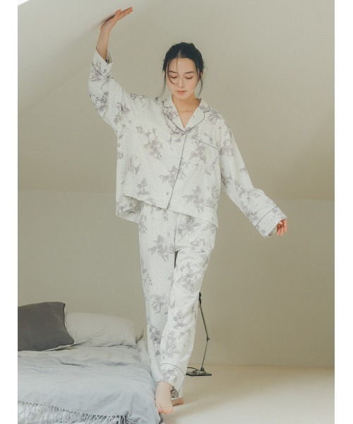 スナイデルホーム⭐︎開襟シャツ、パンツセット SNIDEL HOME（スナイデルホーム）の「【Silk】開襟シャツ×ロング