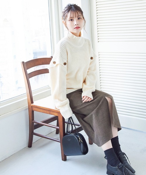 ボタンポイントスリーブ ニット（ニット/セーター）｜Isn't She?（イズントシー）