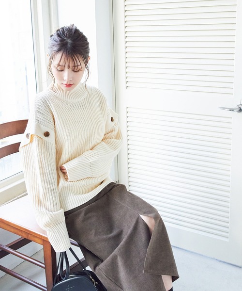 ボタンポイントスリーブ ニット（ニット/セーター）｜Isn't She?（イズントシー）