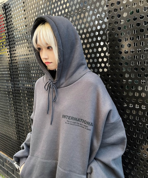 Figments（フィグメンツ）の「【裏起毛】INTERNATIONALパーカー（パーカー・レディース・スミクロ/ホワイト・FREE）」の5枚目の写真