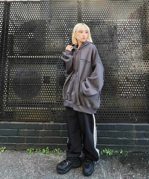 Figments（フィグメンツ）の「【裏起毛】INTERNATIONALパーカー（パーカー・レディース・スミクロ/ホワイト・FREE）」の12枚目の写真