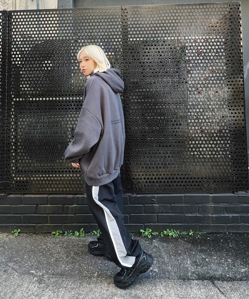 Figments（フィグメンツ）の「【裏起毛】INTERNATIONALパーカー（パーカー・レディース・スミクロ/ホワイト・FREE）」の9枚目の写真