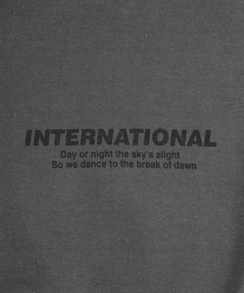 Figments（フィグメンツ）の「【裏起毛】INTERNATIONALパーカー（パーカー・レディース・スミクロ/ホワイト・FREE）」の13枚目の写真