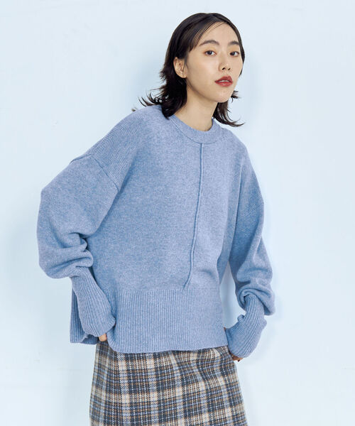 fredy emue(フレディエミュ)の「【カラー展開豊富】アウトリンキング配色ニット(ニット/セーター・レディース・グレー/ブルー/オフホワイト/ブラック/レッド・38)」の4枚目の写真