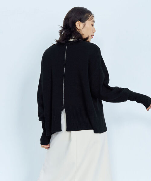 fredy emue(フレディエミュ)の「【カラー展開豊富】アウトリンキング配色ニット(ニット/セーター・レディース・グレー/ブルー/オフホワイト/ブラック/レッド・38)」の1枚目の写真