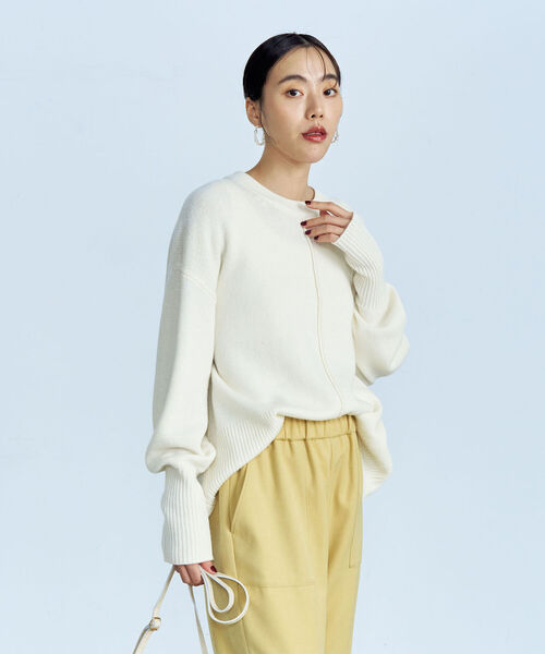 fredy emue(フレディエミュ)の「【カラー展開豊富】アウトリンキング配色ニット(ニット/セーター・レディース・グレー/ブルー/オフホワイト/ブラック/レッド・38)」の9枚目の写真