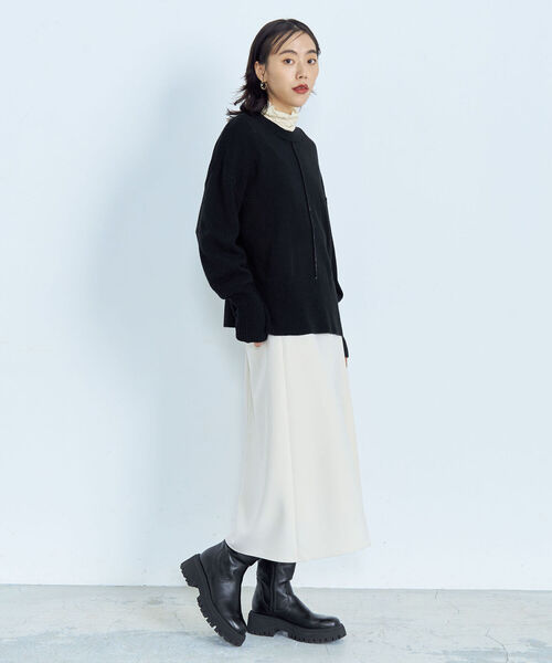 fredy emue(フレディエミュ)の「【カラー展開豊富】アウトリンキング配色ニット(ニット/セーター・レディース・グレー/ブルー/オフホワイト/ブラック/レッド・38)」の21枚目の写真