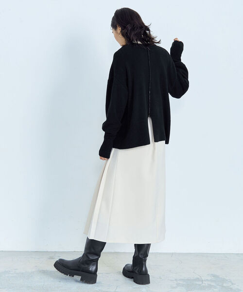 fredy emue(フレディエミュ)の「【カラー展開豊富】アウトリンキング配色ニット(ニット/セーター・レディース・グレー/ブルー/オフホワイト/ブラック/レッド・38)」の22枚目の写真