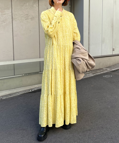 Omekashi(オメカシ)の「プリントティアードワンピース(ワンピース・レディース・ブラック/イエロー・36/38)」の8枚目の写真