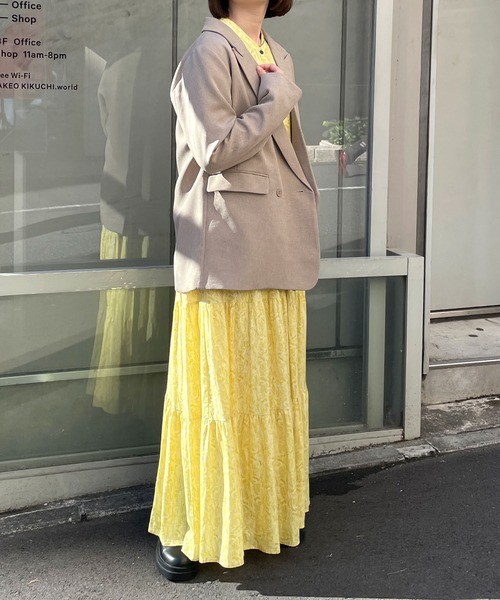 Omekashi(オメカシ)の「プリントティアードワンピース(ワンピース・レディース・ブラック/イエロー・36/38)」の3枚目の写真