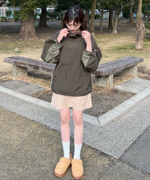 shesame(シーセム)の「ナイロン脇切替アノラック(ブルゾン・レディース・カーキ/アイボリー/ブラック・MEDIUM/LARGE)」の5枚目の写真