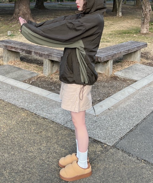 shesame(シーセム)の「ナイロン脇切替アノラック(ブルゾン・レディース・カーキ/アイボリー/ブラック・MEDIUM/LARGE)」の20枚目の写真