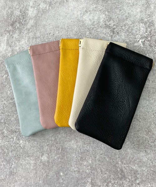 ALTROSE（アルトローズ）の「縦型 めがねケース 合成皮革 ばね口 グラスケース（メガネ・レディース・ブラック/オフホワイト/ブルー/ピンク/マスタード・FREE）」の22枚目の写真