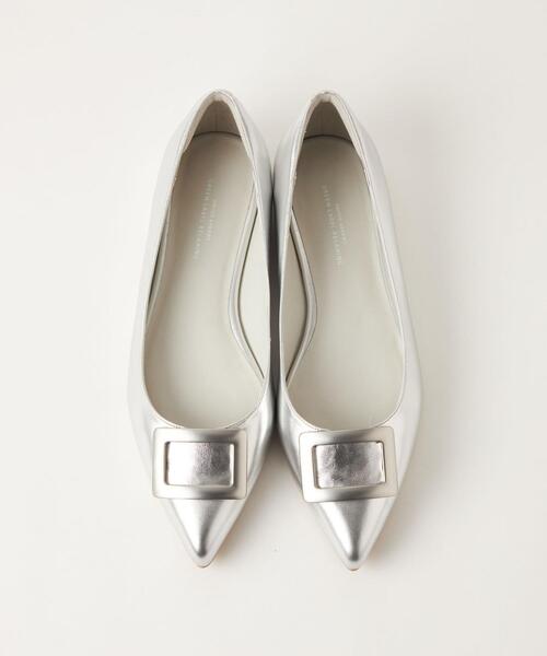 green label relaxing(グリーンレーベルリラクシング)の「ポインテッド バックル フラットシューズ -晴雨兼用-(パンプス・レディース・ブラック/オフホワイト/シルバー/ケリー/ベージュ・22.5cm/23.5cm/23cm/24.5cm/25cm/24cm)」の9枚目の写真