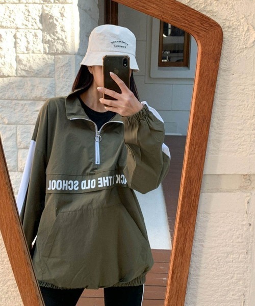 Dalfwin(ダールフィン)の「韓国ファッションBACKロゴハーフジップトラックジャケットブルゾン(ブルゾン・レディース・ブラック/ネイビー/カーキ・FREE)」の1枚目の写真