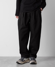 ATTACHMENT | スーピマコットン ストレッチデニム ベルテッド テーパード フィット トラウザーズ / SUPIMA CO STRETCH DENIM BELTED TAPERED FIT TROUSERS(デニムパンツ)