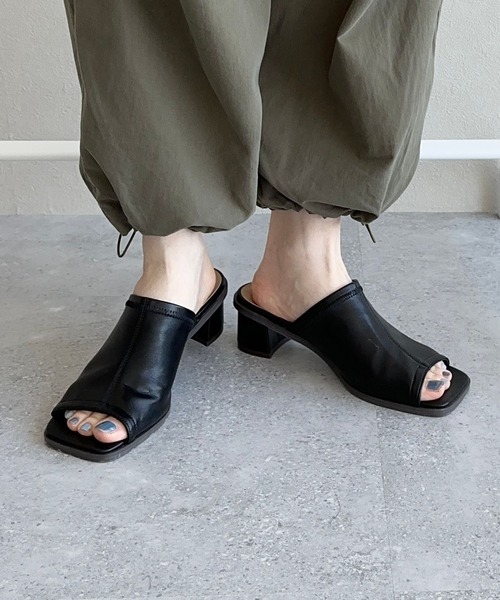 LEPSIM（レプシィム）の「ストレッチローヒールミュール　192253（サンダル・レディース・ブラック/アイボリー・MEDIUM/LARGE）」の21枚目の写真