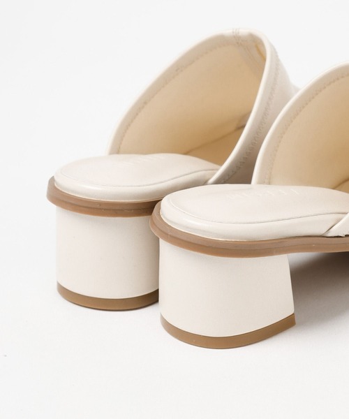 LEPSIM（レプシィム）の「ストレッチローヒールミュール　192253（サンダル・レディース・ブラック/アイボリー・MEDIUM/LARGE）」の8枚目の写真