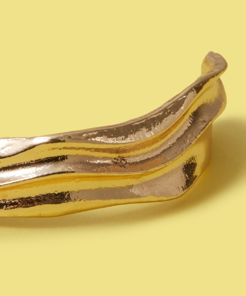 FOREVER 21(フォーエバー トゥエンティーワン)の「メタルウェーブバングル(ブレスレット・レディース・シルバー/ゴールド・FREE)」の4枚目の写真