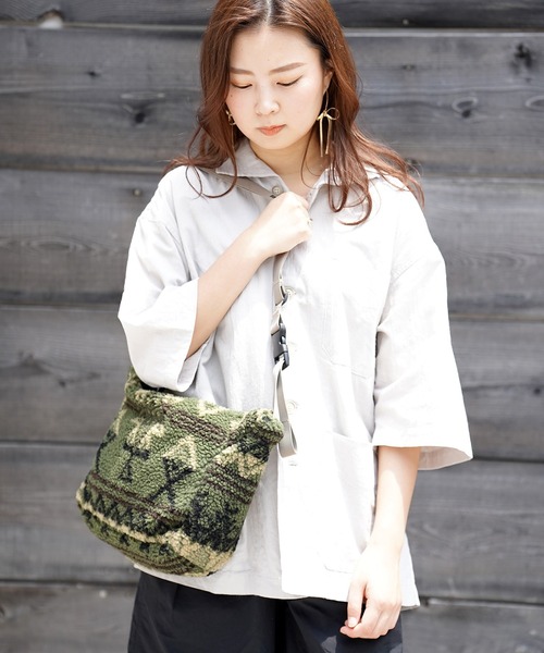 WEEKEND(ER)（ウィークエンダー）の「WEEKEND(ER) ウィークエンダー フリースバッグ（ショルダーバッグ・メンズ・マルチ/ナチュラル・FREE）」の5枚目の写真