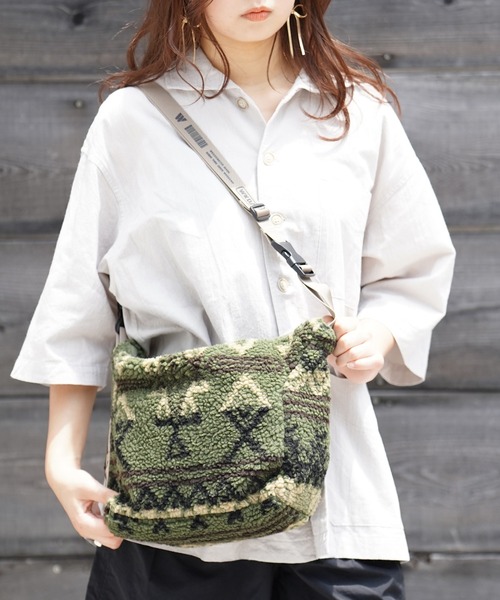 WEEKEND(ER)（ウィークエンダー）の「WEEKEND(ER) ウィークエンダー フリースバッグ（ショルダーバッグ・メンズ・マルチ/ナチュラル・FREE）」の6枚目の写真