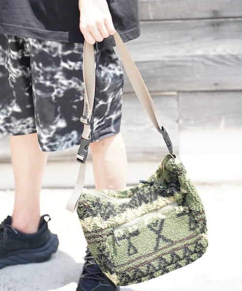WEEKEND(ER)（ウィークエンダー）の「WEEKEND(ER) ウィークエンダー フリースバッグ（ショルダーバッグ・メンズ・マルチ/ナチュラル・FREE）」の9枚目の写真