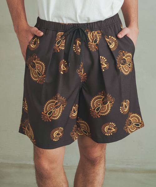 Revo.（レボ）の「Revo. スラブポリ 総柄プリント バギーショーツ / スプラッシュドット柄/ダマスクペイズリー柄 イージーパンツ（セットアップ対応）（その他パンツ・メンズ・ブラック系その他/カーキ/ブラウン系その他/ブラック/ナチュラル/グレー系その他・2/1）」の2枚目の写真