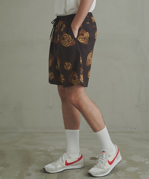 Revo.（レボ）の「Revo. スラブポリ 総柄プリント バギーショーツ / スプラッシュドット柄/ダマスクペイズリー柄 イージーパンツ（セットアップ対応）（その他パンツ・メンズ・ブラック系その他/カーキ/ブラウン系その他/ブラック/ナチュラル/グレー系その他・2/1）」の20枚目の写真