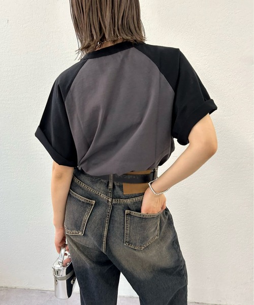 WHO'S WHO gallery(フーズフーギャラリー)の「シャーロットラグラン半袖TEE(Tシャツ/カットソー・レディース・ホワイト/チャコールグレー・FREE)」の3枚目の写真